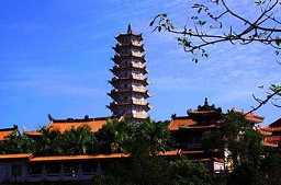八关斋戒是什么意思